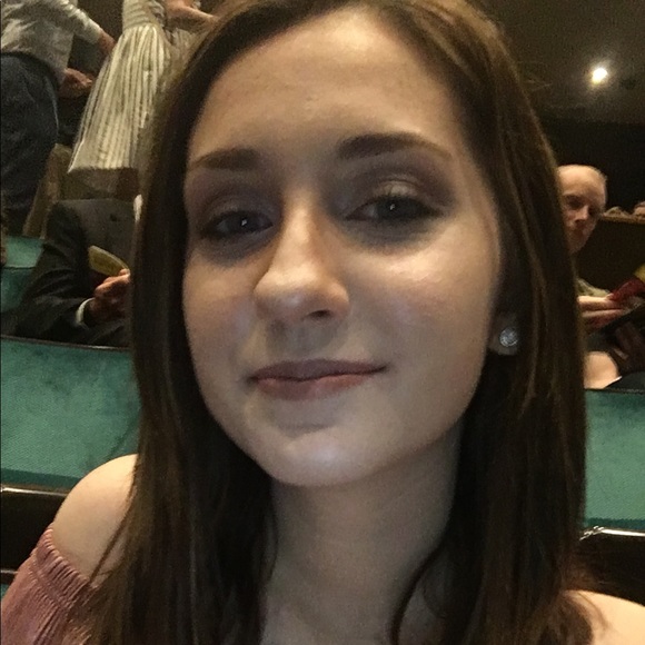 Meet your Posher, Anna - Picture 1 of 1